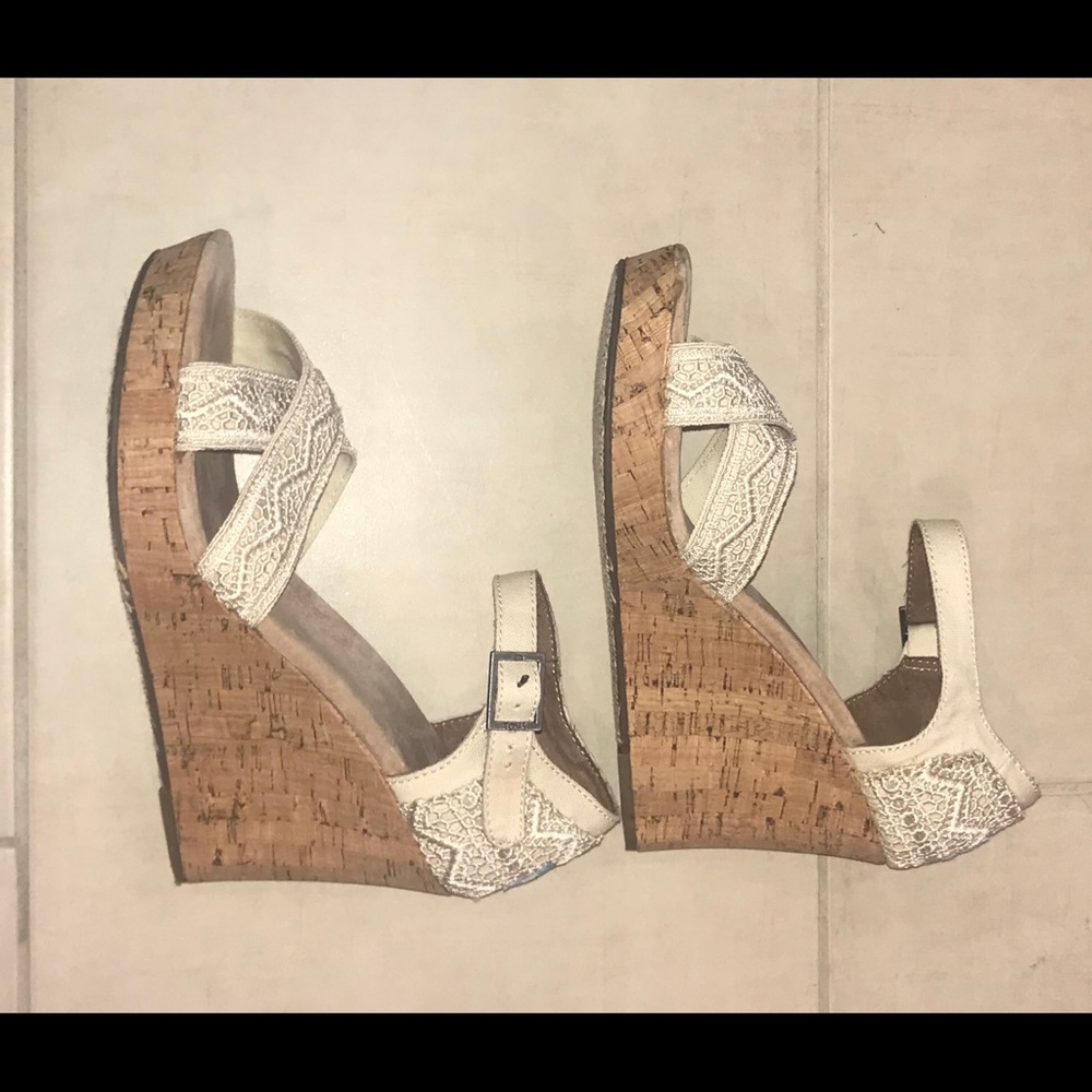 Toms wedges